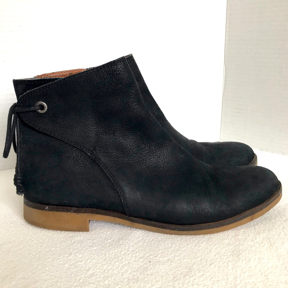 Lucky Brand black Gwenore faux suede leather ankle booties size 9M